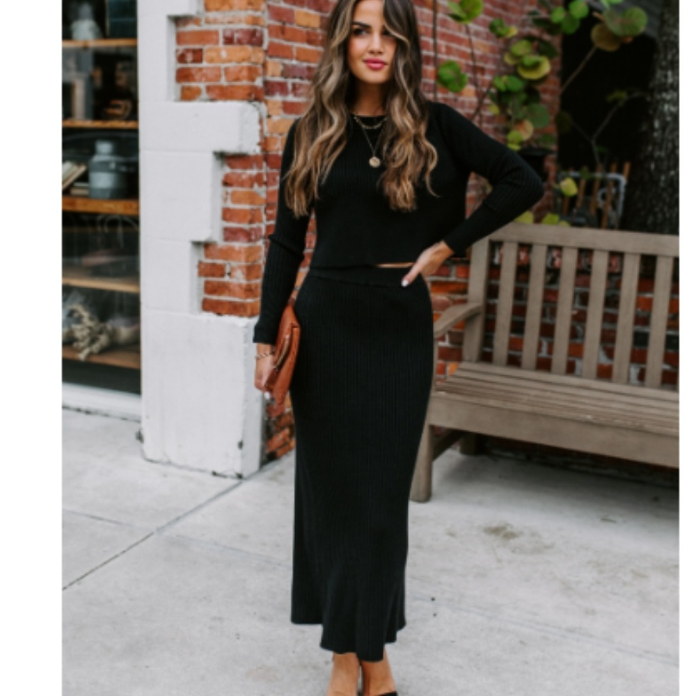 ELMA Ribbed Knit Midi Skirt